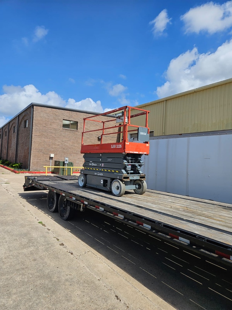 Scissor Lift Skyjack  26ft Model SJ3226  Serial: 27035660