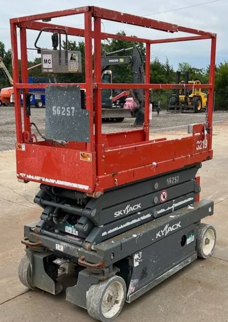 Skyjack SJIII-3219 19' Electric Scissor Lift Man Aerial Platform Serial Number: 22136215 (56221)