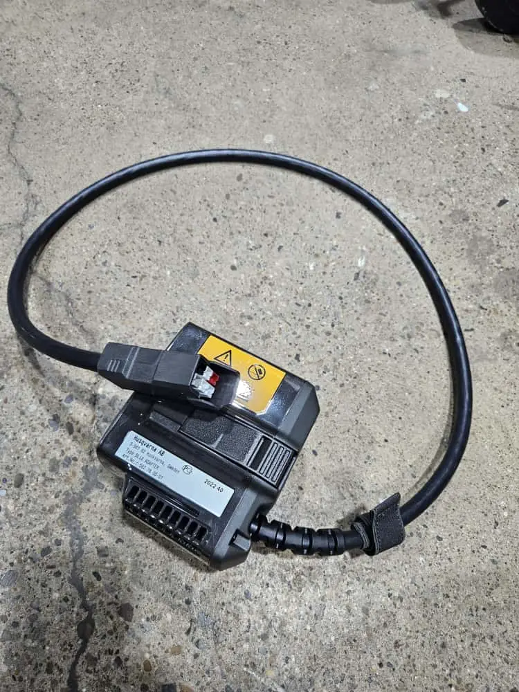 Battery Adapter Assembly 582780501 for BLi950X