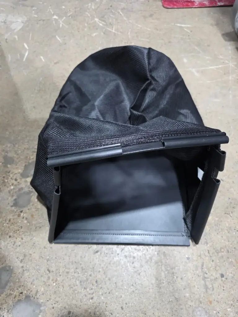 Grass Bag 587100402 For LC221R/LC221RH